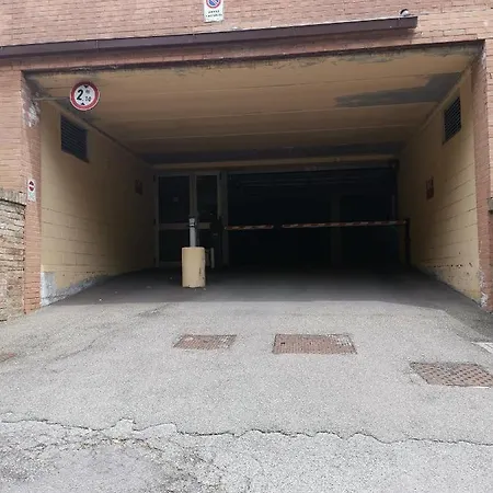 Appartamento Affaccio Su Siena,vicino Al Centro, Con Garage *